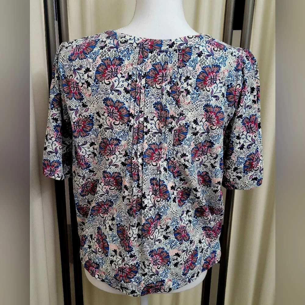 Evereve Purple, Blue & White Floral Print Pintuck Blouse | Size Medium - Picture 2 of 5